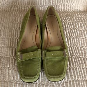 Vintage Enzo Angiolini olive suede loafers